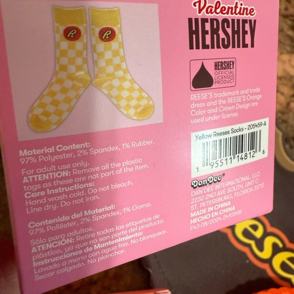 Reese's Orange Cozy Slippers Youth sz M 2/3 Socks and Notebook Set Fun Bag NEW - Picture 6 of 16